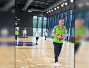 Milletvekili Mustafa Varank Cumhurbaşkanı Erdoğan’ın basketbol videosunu paylaştı!
