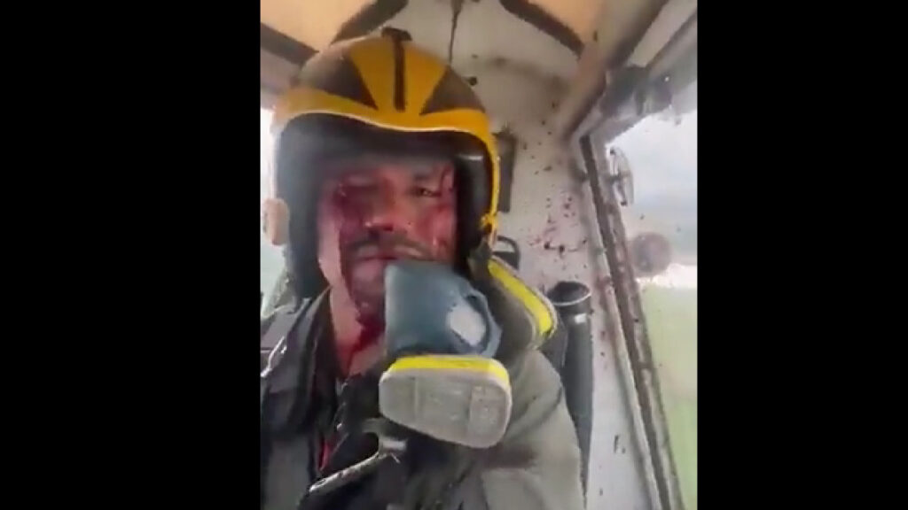 Uçağın Ön Camına Kuş Çarptı, Pilot Ölümden Döndü