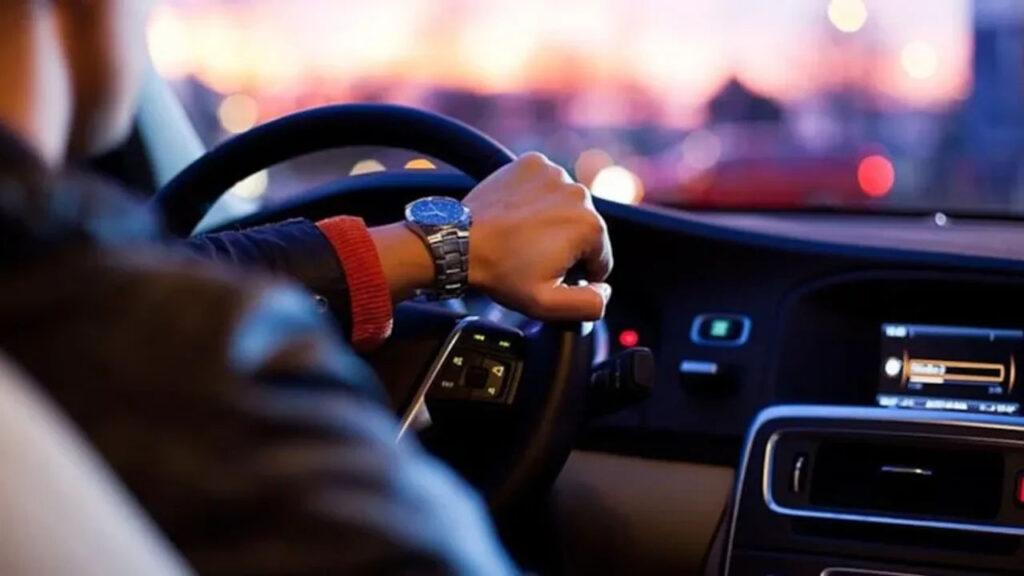 Trafikte Yüksek Sesle Müzik Açmanın Cezası Ne Kadar? (2025)
